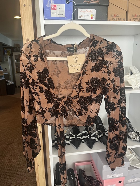 Mango Tops - Mango Black Floral Tie-Front Crop Top on Brown Base